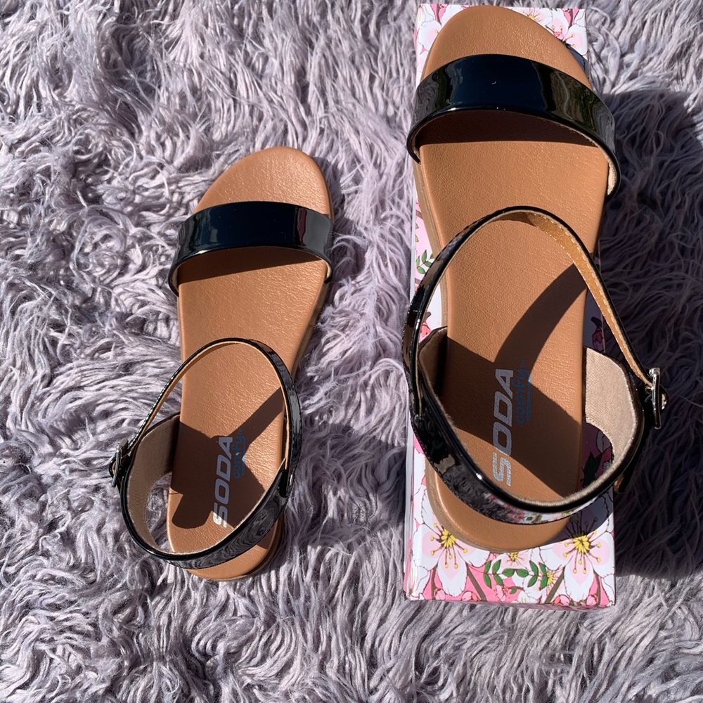 Soda Medow sandals